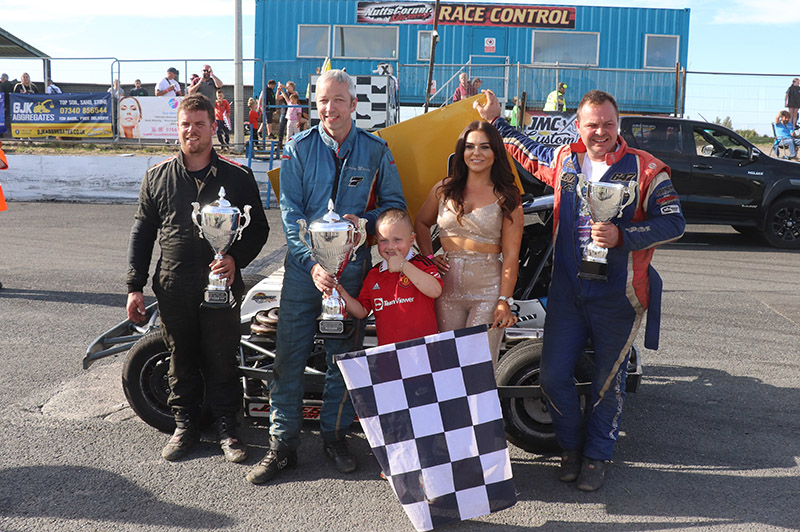 7 Gordon Moodie